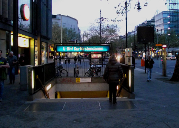 Kurfürstendamm am Abend