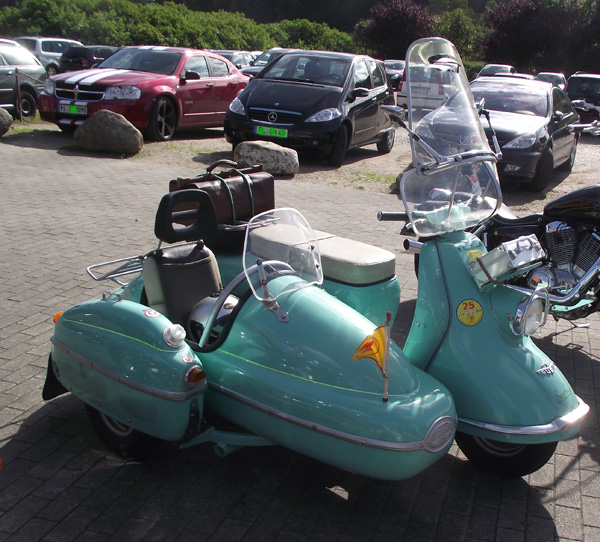 Heinkel mit Beiwagen von der Seite