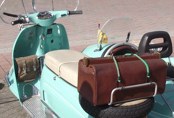 Heinkel mit Beiweigen Foto 