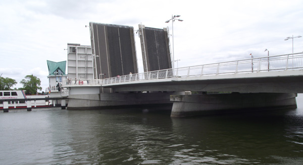 Die neue Klappbr&uuml;cke in Kappeln an der Schlei