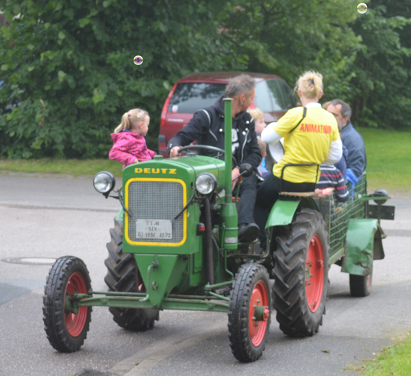 Traktorfahrten beim Kinderfest