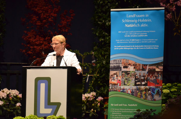 Anke Sporendonk w&auml;hrend ihres Gru&szlig;wortes